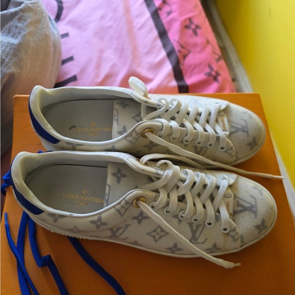 Louis Vuitton Monogram White and Gray Sneakers - Picture 2 of 5